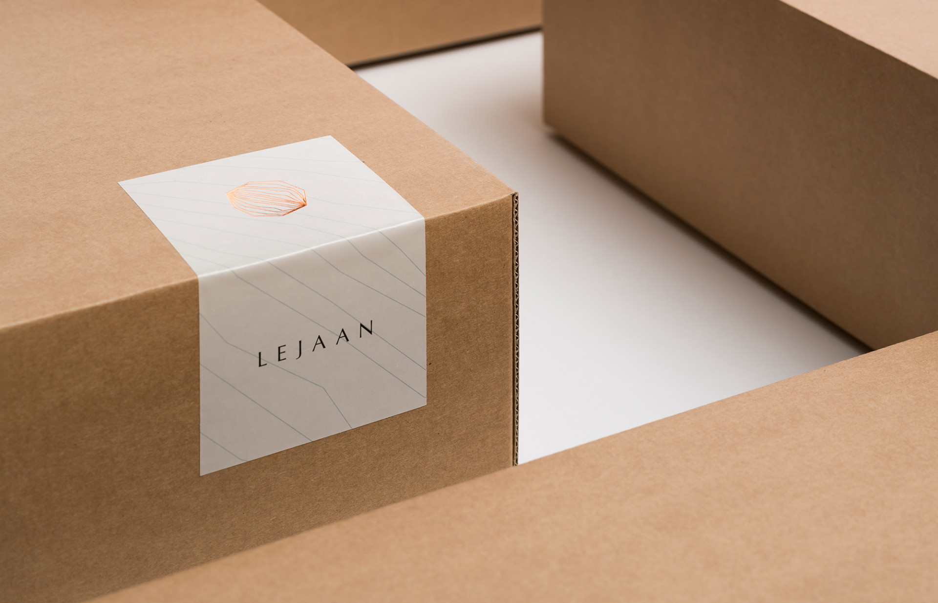 Leján, nebo Ležán?